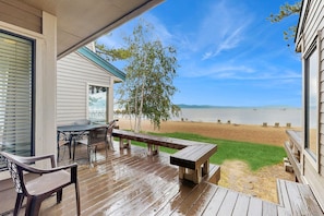 Outdoor dining - Blissful townhome with gorgeous views of the lake and relaxing amenities (South Lake Tahoe)