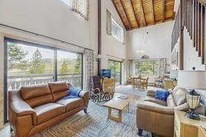 TV, fireplace, DVD player, offices - Spacious home with incredible views, full kitchen, shared  pool & tennis courts (Incline Village)