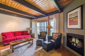 TV, fireplace, table football, offices - Two-story lakefront condo with access to dock, hot tub, pool & tennis (South Lake Tahoe)