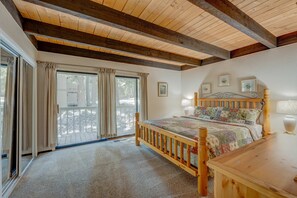 WiFi, bed sheets - Rustic Kingswood Village getaway with shared pool, patio, & wood-burning fireplace (Kings Beach)