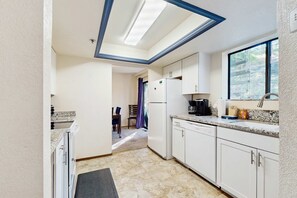 Private kitchen - Perfect retreat perched near the slopes with two balconies & foosball, sleeps 4 (Stateline)