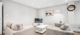 Lower Lodge Retreat - 3BDR 2BA House