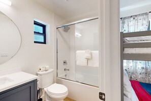 Shower, hair dryer, towels - Lakeside Modern: Water-View Dining Room & Deck, 2,600 Sq Ft, Walk to Beaches (Carnelian Bay)