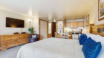 Iron/ironing board, WiFi, bed sheets, wheelchair access