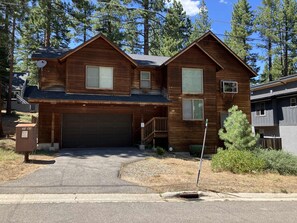 Exterior - New Home in Coveted Location with Backyard - 10 Minutes to Ski Slopes, Beach (South Lake Tahoe)