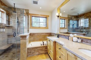 Shower, hair dryer, towels - Mountain Views from the Hot Tub (South Lake Tahoe)