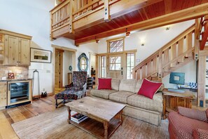 TV, fireplace, offices - Mountain Views from the Hot Tub (South Lake Tahoe)