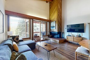 TV, fireplace, offices - Sophisticated Gold Bend Getaway | Fireplace | Free Ski Shuttle, Pool, Hot Tub (Northstar - Truckee)