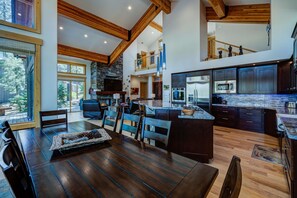 Fridge, microwave, oven, stovetop - Inviting home with golf course views, large deck, & modern interior (Truckee)