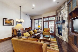 Living area - Ski-in/ski-out, ground-floor condo with fireplace, patio, shared pool/hot tub (NorthStar-Truckee)