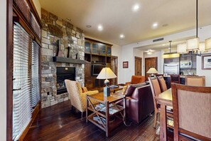 Living area - Ski-in/ski-out, ground-floor condo with fireplace, patio, shared pool/hot tub (NorthStar-Truckee)