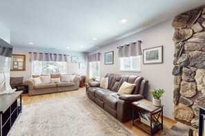 TV, fireplace, offices - Tahoe Getaway: Spacious Deck, Fireplace & Family-Friendly (South Lake Tahoe)