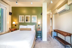 Lägenhet - flera sängar - uteplats - utsikt mot trädgården (The Palms at Wailea 101) | 2 sovrum, individuell inredning, unika möbler och strykjärn/strykbräda
