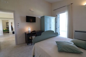 Room - Wonderful private villa for 8 people with A/C, WIFI, TV, terrace and panoramic view (Otranto)