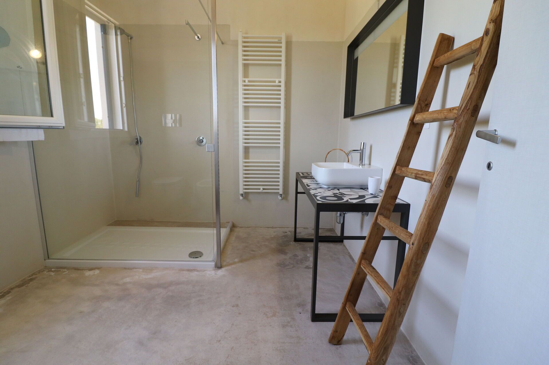 Doccia, asciugacapelli, bidet, asciugamani
