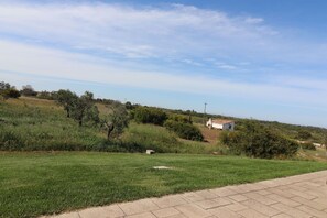 Property grounds - Wonderful private villa for 8 people with A/C, WIFI, TV, terrace and panoramic view (Otranto)