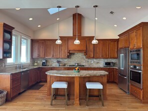 Private kitchen - Welcome to the beautiful HighTide House on the Santa Rosa Sound.  Handicap ready (Navarre)