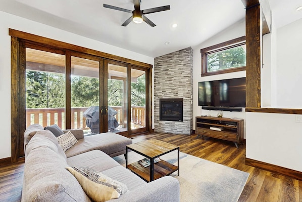 TV, fireplace, offices