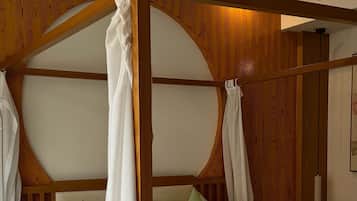 Quarto solteiro conforto, vista para a cidade | Individualmente decorados, Wi-Fi de cortesia, roupa de cama