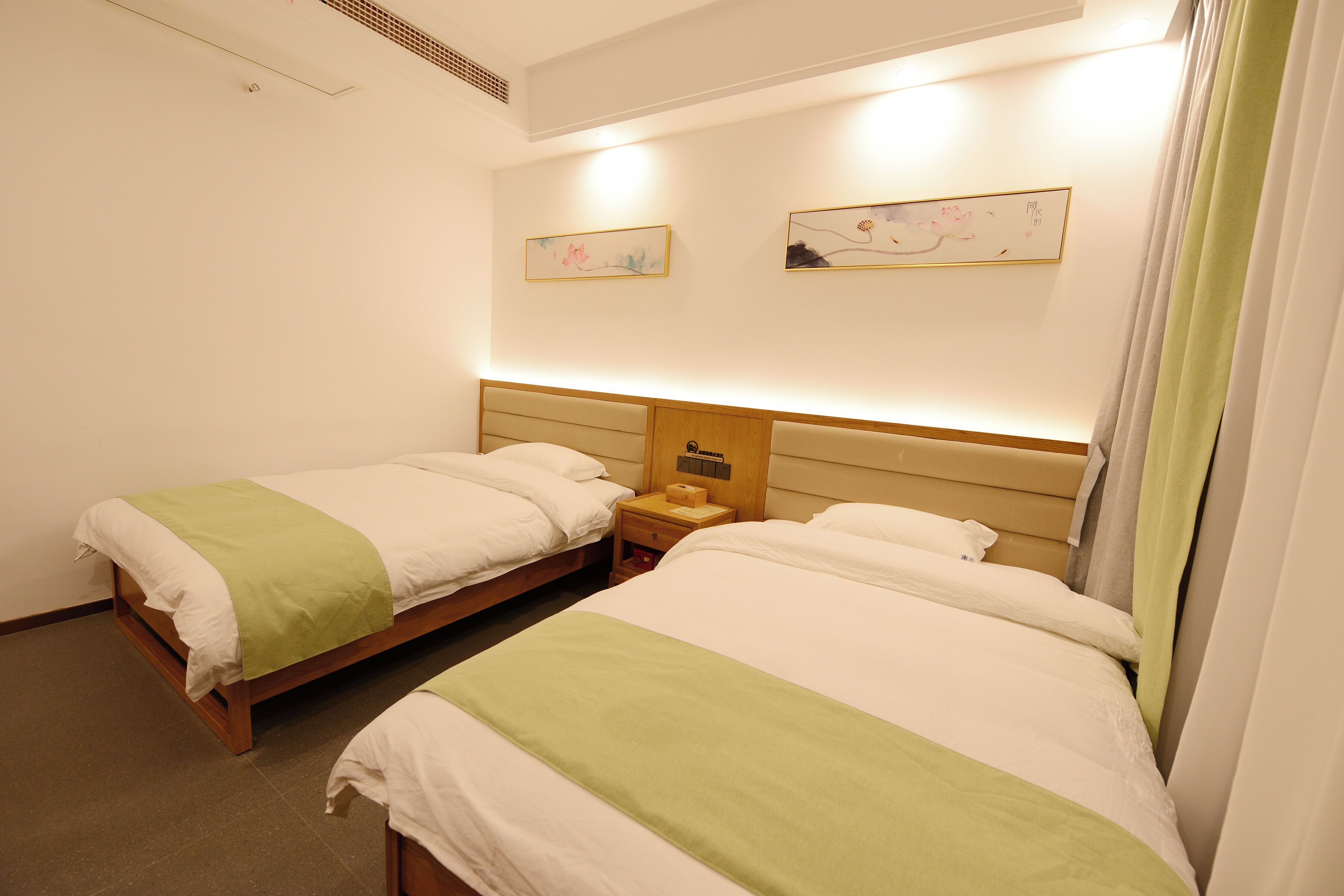 Economy Twin Room, City View