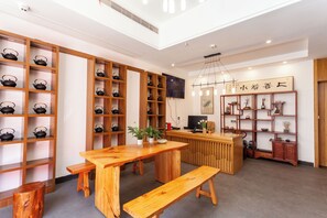 Dining - Your Lsle Inn (Zhangjiajie)