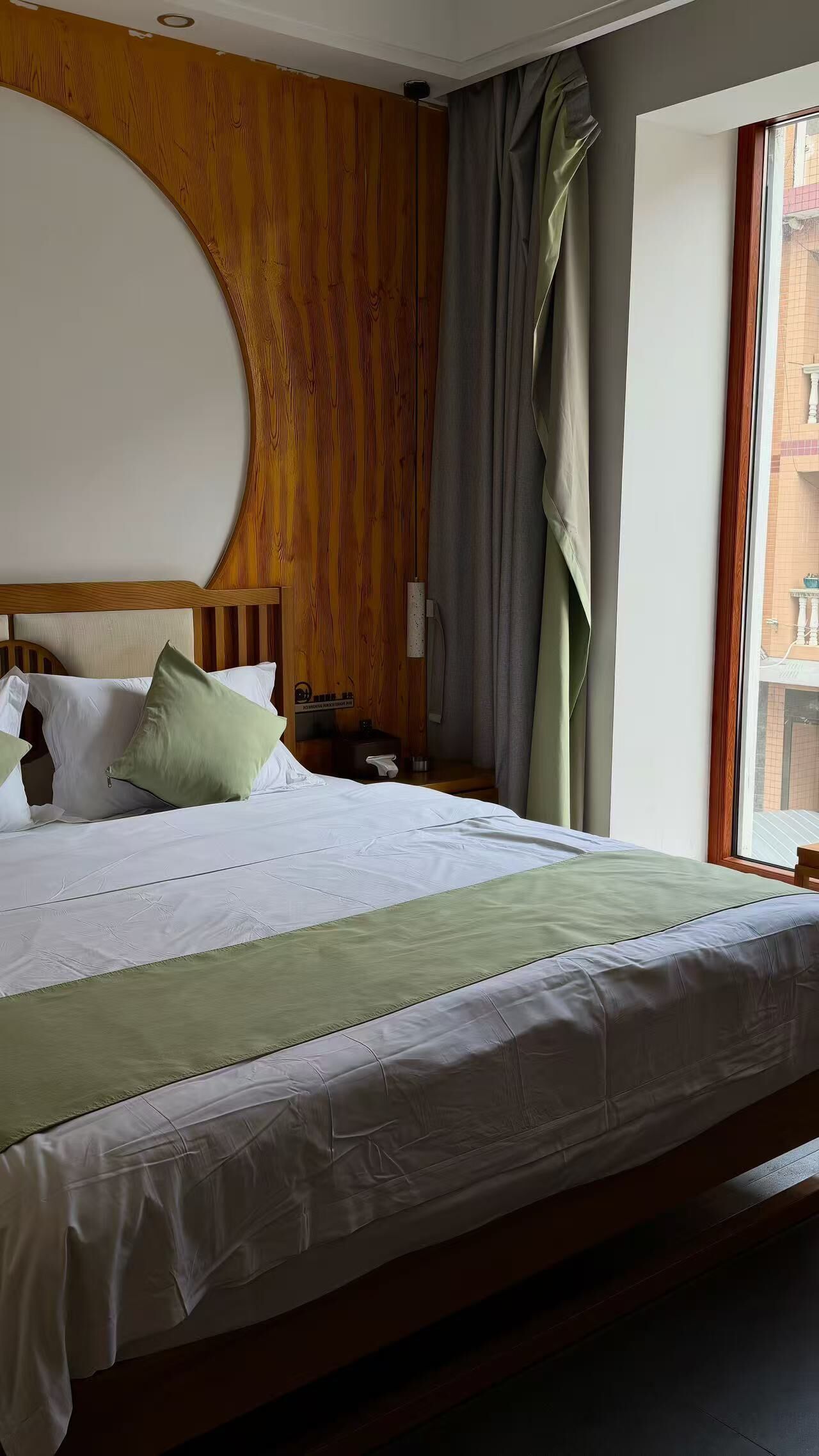 Individually decorated, free WiFi, bed sheets