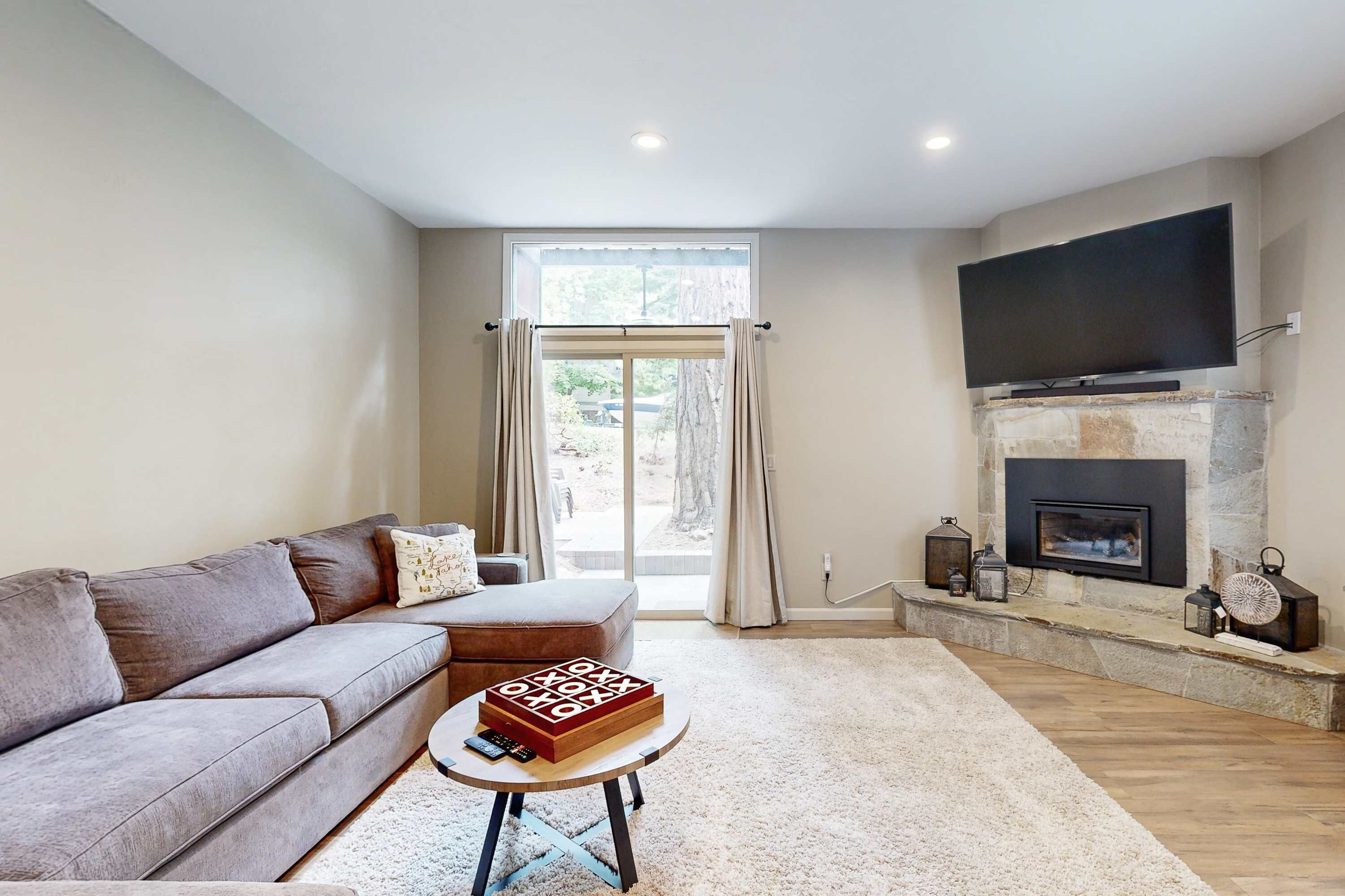 TV, fireplace, offices
