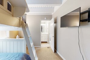 3 bedrooms, WiFi, bed sheets - Charming townhome w/ modern touches, great outdoor space, free WiFi (Incline Village)
