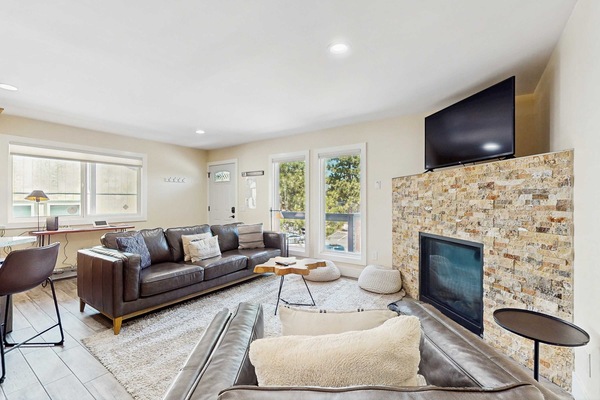 TV, fireplace, offices