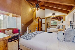Tabla de planchar con plancha, cuna de viaje, wifi y ropa de cama