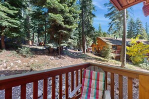 Property grounds - Gorgeous family home surrounded by trees with a furnished deck & BBQ (Carnelian Bay)