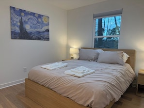 3 bedrooms, WiFi (free), bed sheets