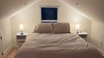 3 bedrooms, WiFi (free), bed sheets