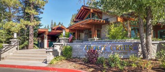 Family-friendly home w/shared pool, hot tub & access to Tahoe/Donner amenities