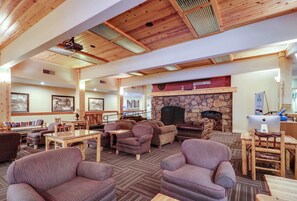 Interior - Family-friendly home w/shared pool, hot tub & access to Tahoe/Donner amenities (Truckee)