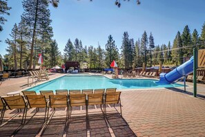 Pool - Family-friendly home w/shared pool, hot tub & access to Tahoe/Donner amenities (Truckee)