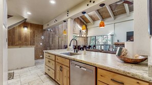 Interior - Lofted gem w full kitchen, free WiFi, patio, shared pool and hot tub (South Lake Tahoe)