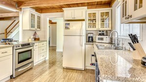 Unclassified image, 2 of 37, button - Classic Tahoe cabin charm with partial lake views, Chamberlands amenities, and year-round adventure just minutes away. (Tahoma)