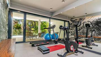 Villa | Fitness facility