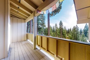 Terrace/patio - Unique Condo with WiFi, Gas Fireplace, 2 Balconies, Shared Pool, Deck, Private W&D (Incline Village)