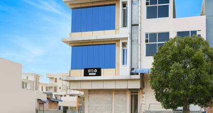Deluxe Hotel Chinar