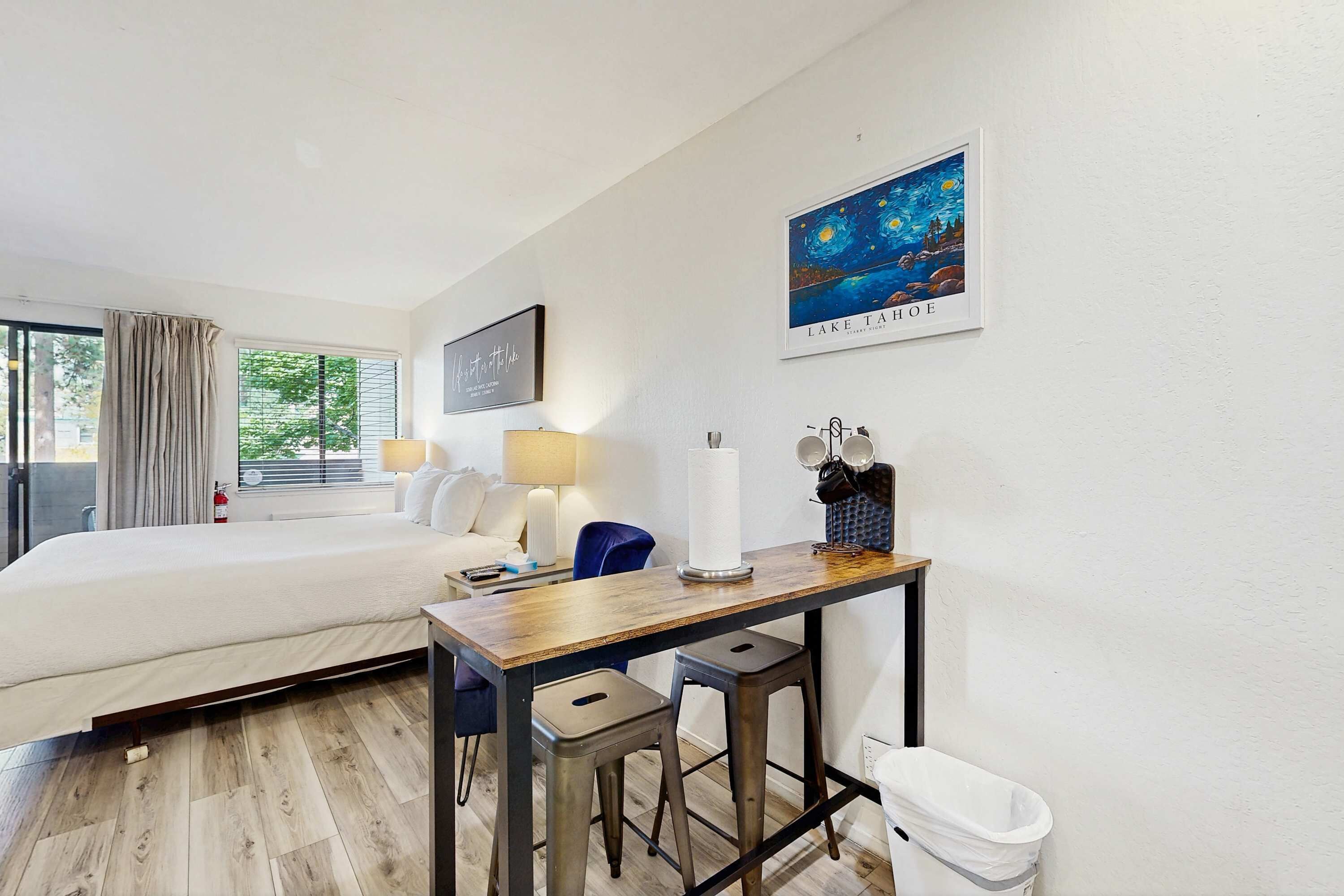 Iron/ironing board, WiFi, bed sheets, wheelchair access