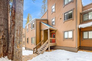 Exterior - 3BR Townhome in Northstar - Shuttle to slopes (Northstar - Truckee)