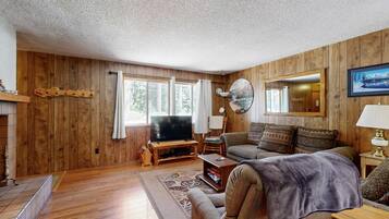 TV, fireplace, DVD player, offices
