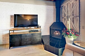Interior - Waterfront Condo - Close to Camp Richardson & Heavenly (South Lake Tahoe)