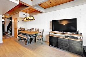 Dining - Waterfront Condo - Close to Camp Richardson & Heavenly (South Lake Tahoe)