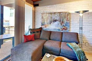 TV, fireplace, offices - Waterfront Condo - Close to Camp Richardson & Heavenly (South Lake Tahoe)