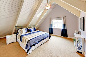 WiFi, bed sheets - Beautifully Updated Home - 10 Minutes to Heavenly & Beach (South Lake Tahoe)