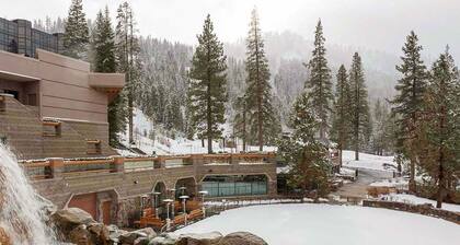 Ski-in/ski-out alpine dream condo at Everline Resort & Spa