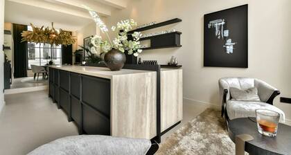 Iconic Luxurious Canal House in Famous Amsterdam Canal District | Boutique Stay!